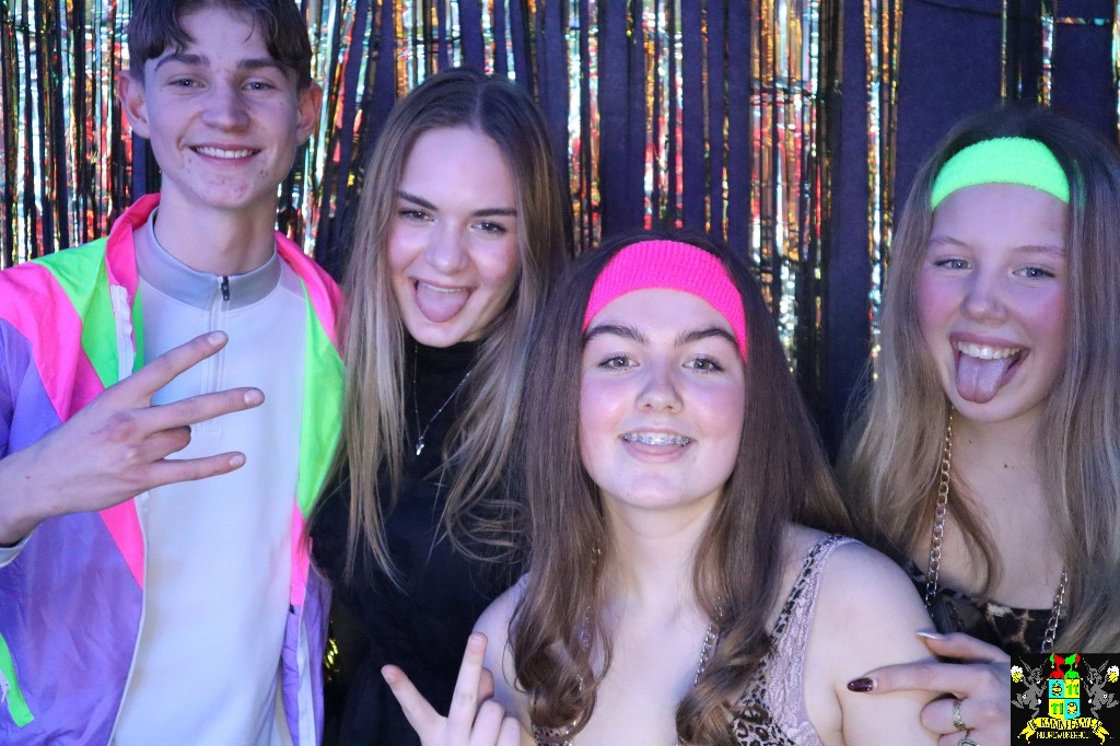 ../Images/Jeugd Opwarmbal Photobooth 098.jpg